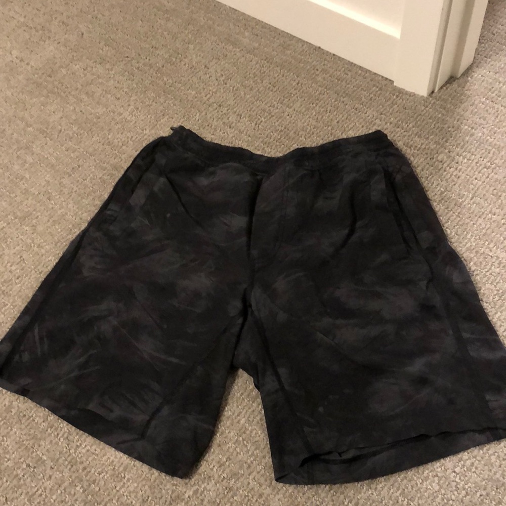Large Mens Lululemon Shorts